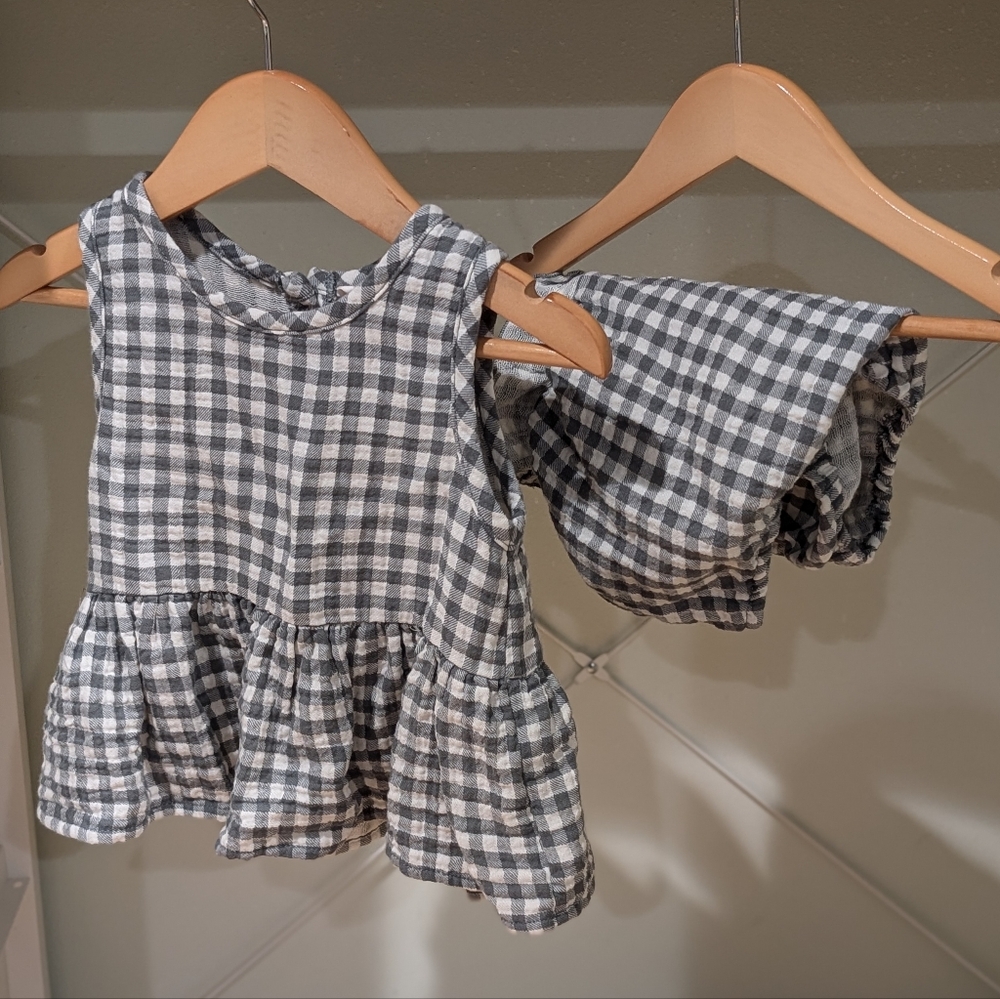 Quincy Mae 2-3Y toddler outfit, peplum top with bloomers